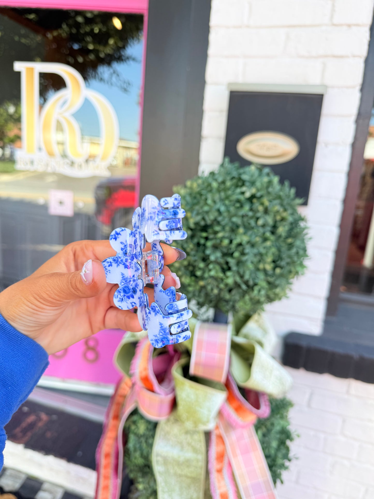 Vinatge Blue/White Clawclip