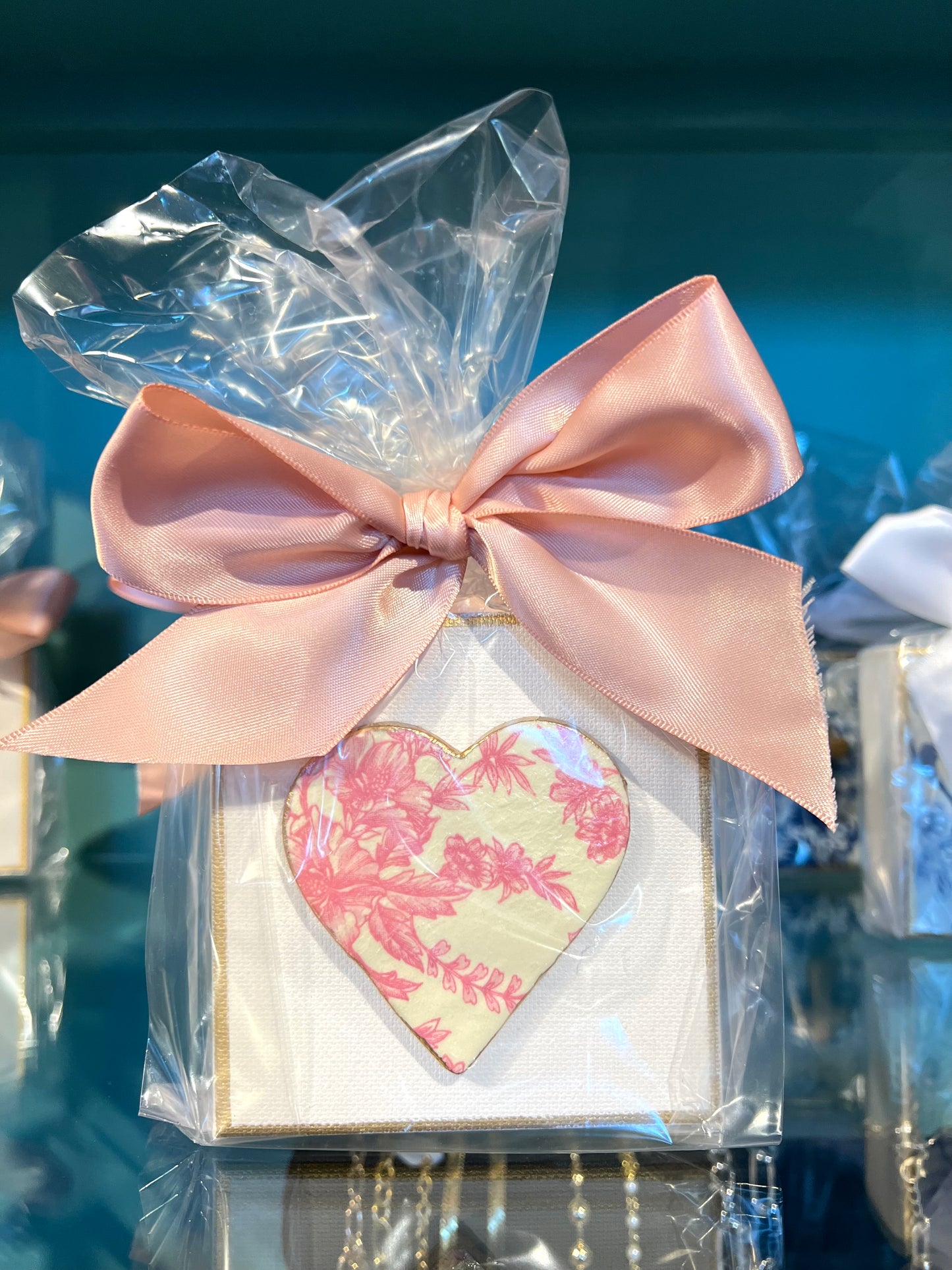 Spring Pink Toile Design Heart Canvas