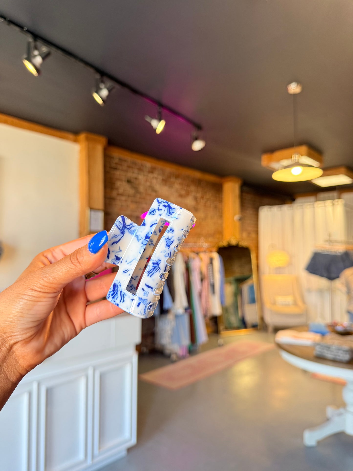 Vintage Blue/White Clawclip